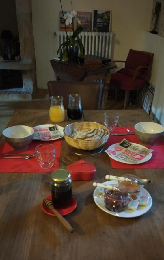 Chez Sylvie, Chambre Calme サン・レオン・シュル・ヴェゼール エクステリア 写真