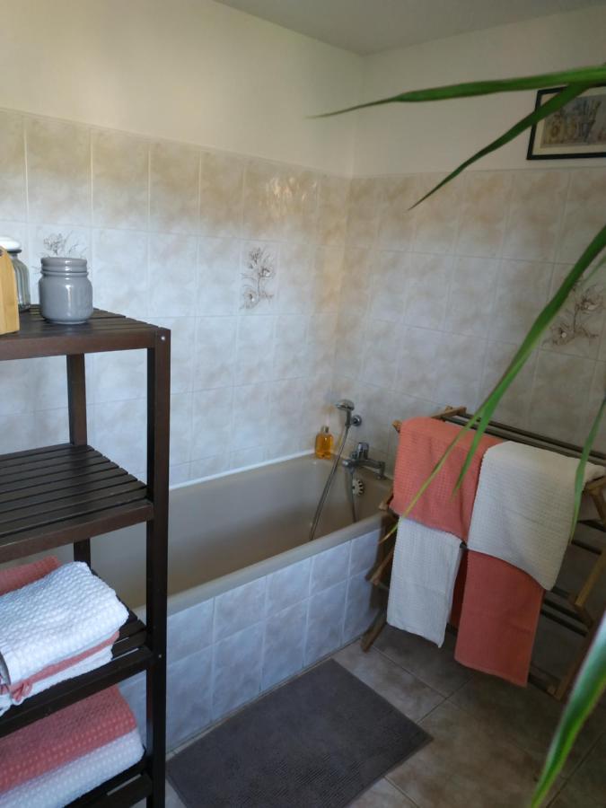 Chez Sylvie, Chambre Calme サン・レオン・シュル・ヴェゼール エクステリア 写真